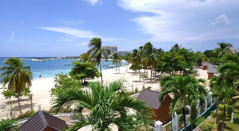 Sandcastles Beach Studios Ocho Rios Exterior photo